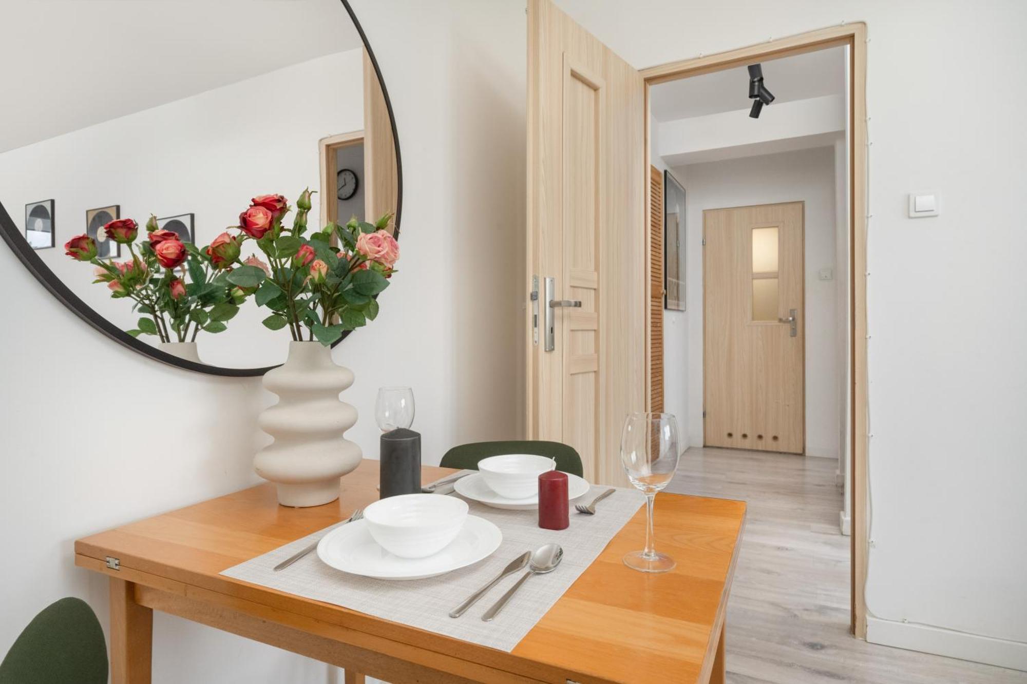 Cozy Apartment For 4 People In Wroclaw By Noclegi Renters Exterior photo